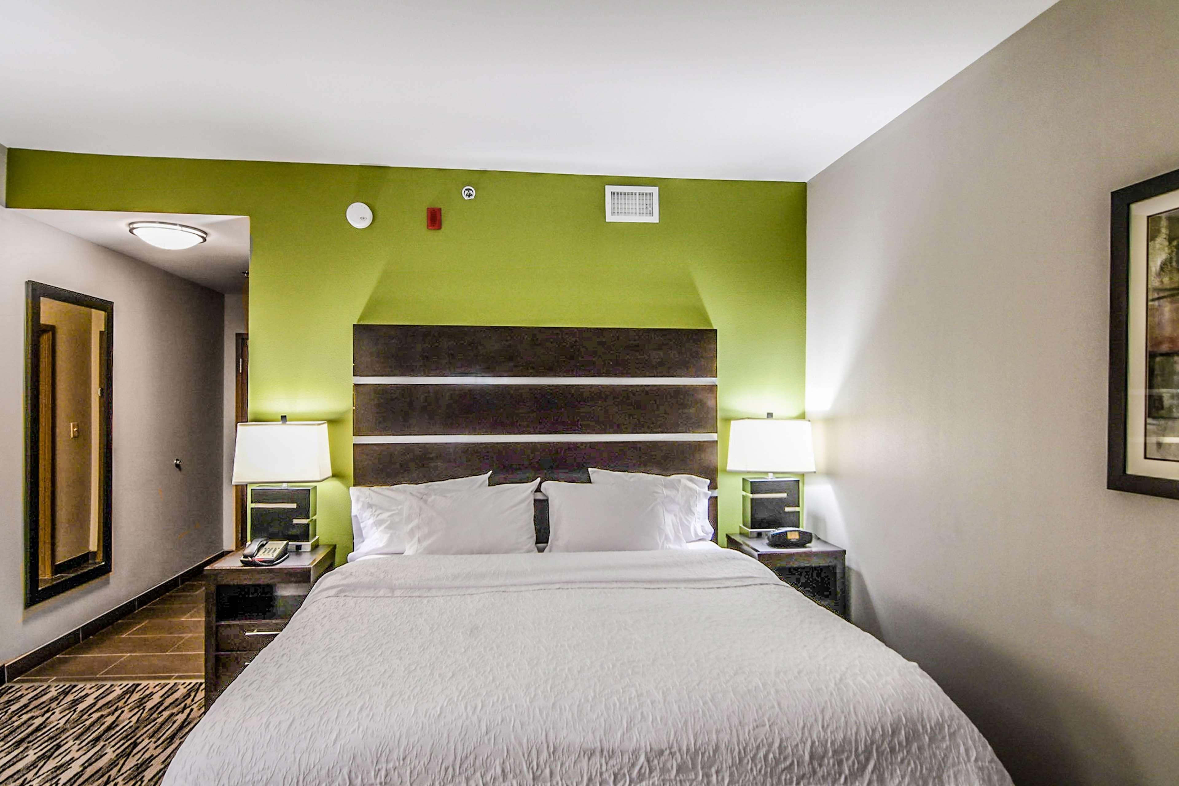 Hampton Inn Фоли Экстерьер фото