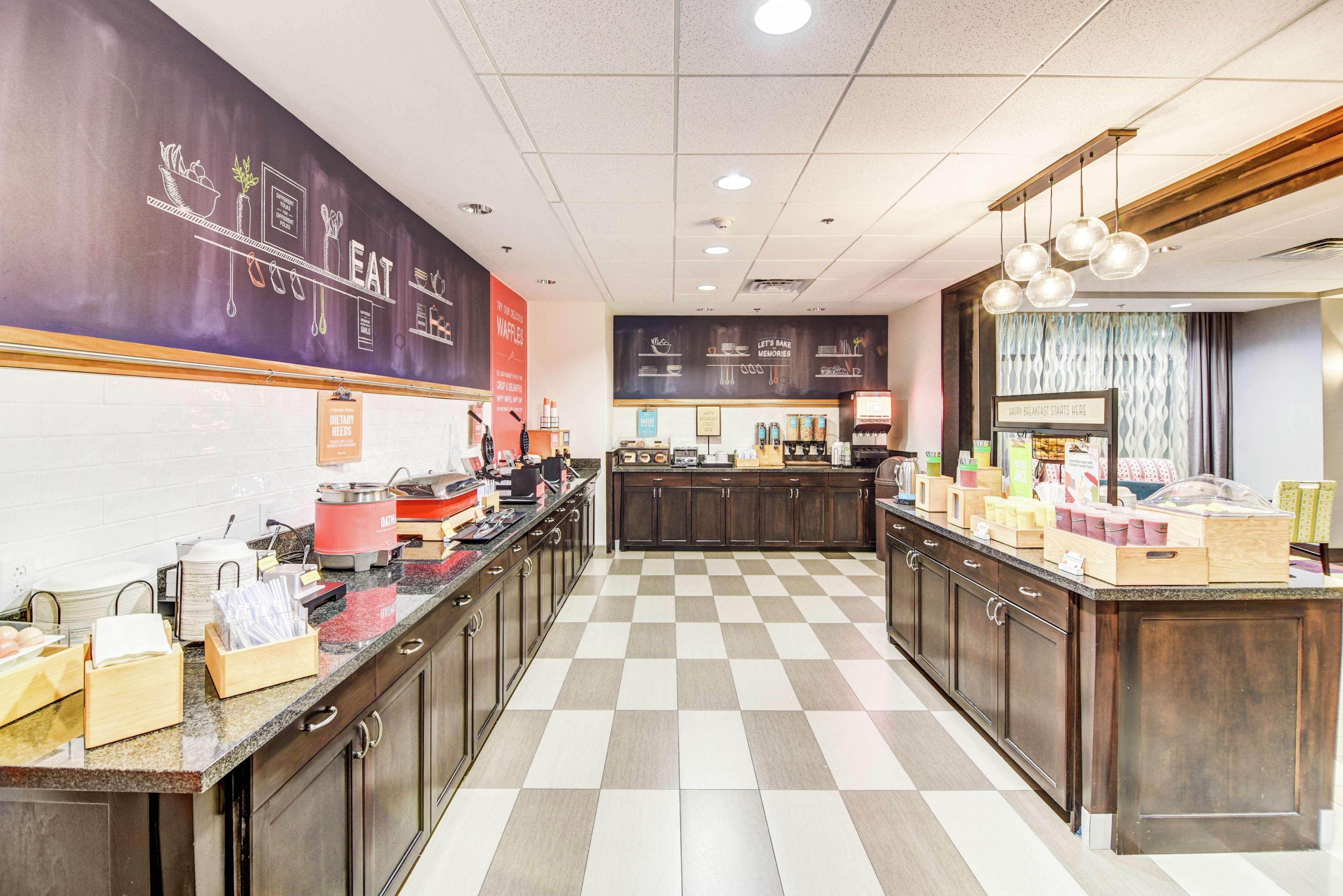 Hampton Inn Фоли Экстерьер фото