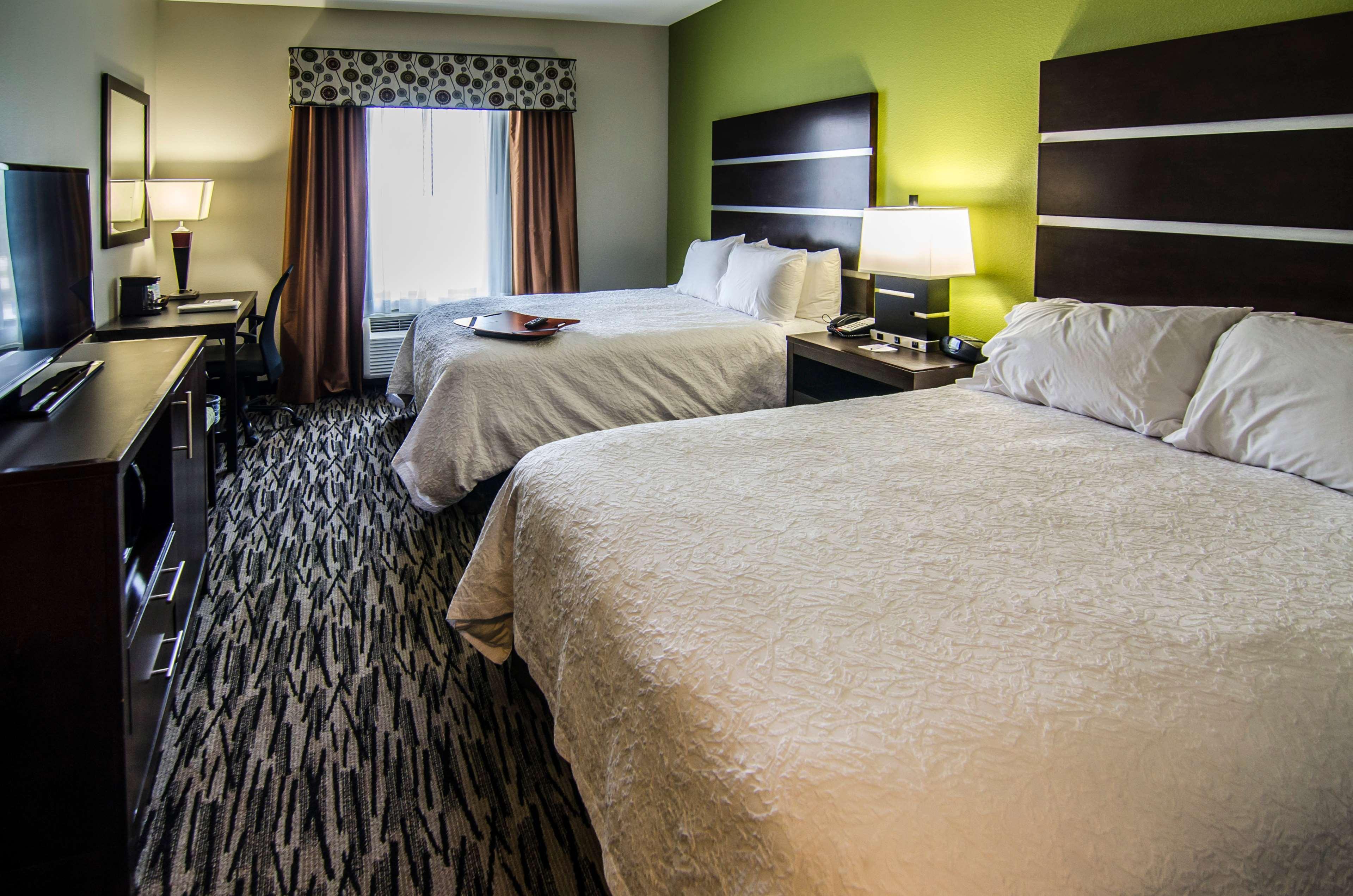 Hampton Inn Фоли Экстерьер фото