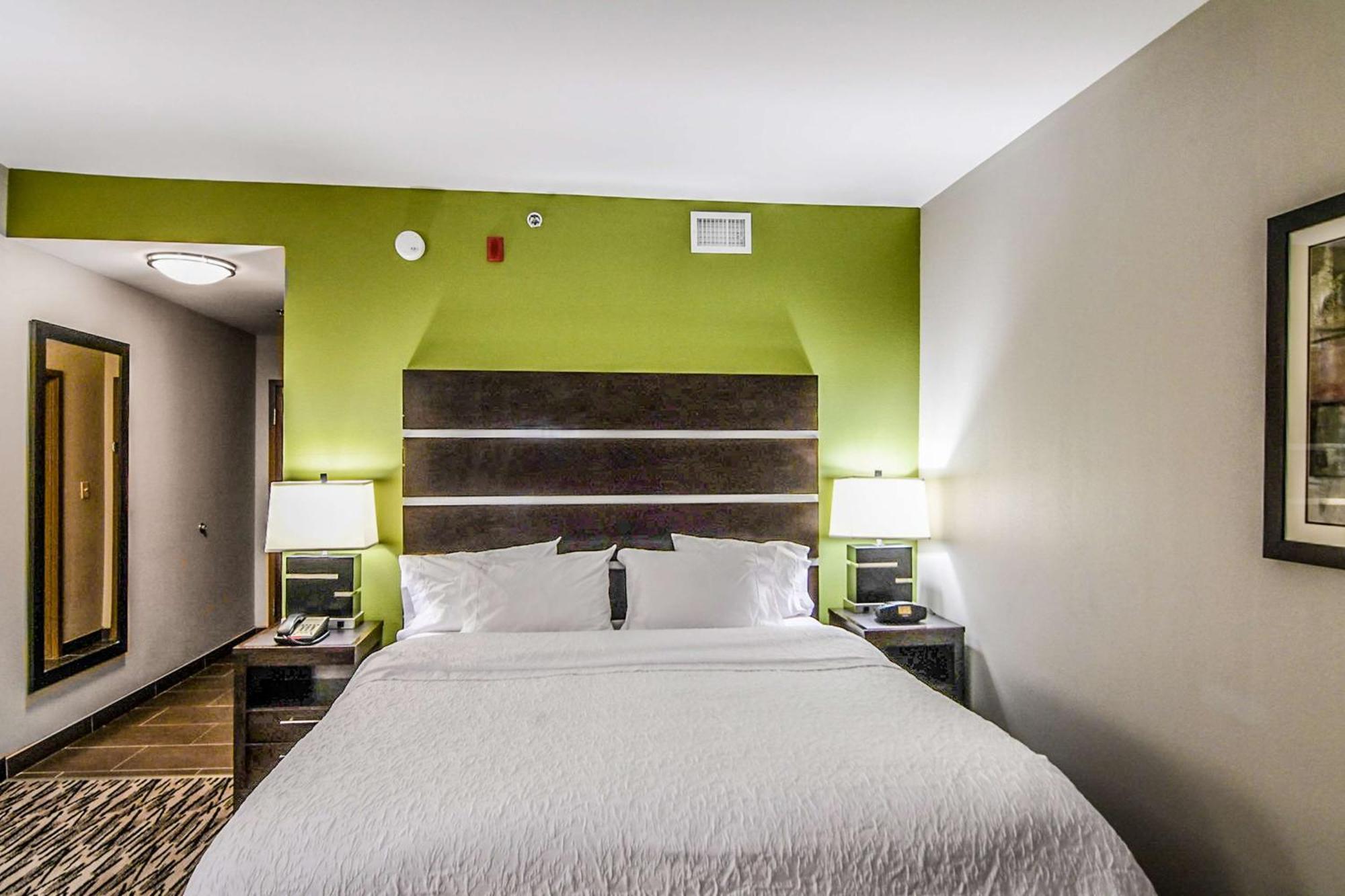 Hampton Inn Фоли Экстерьер фото
