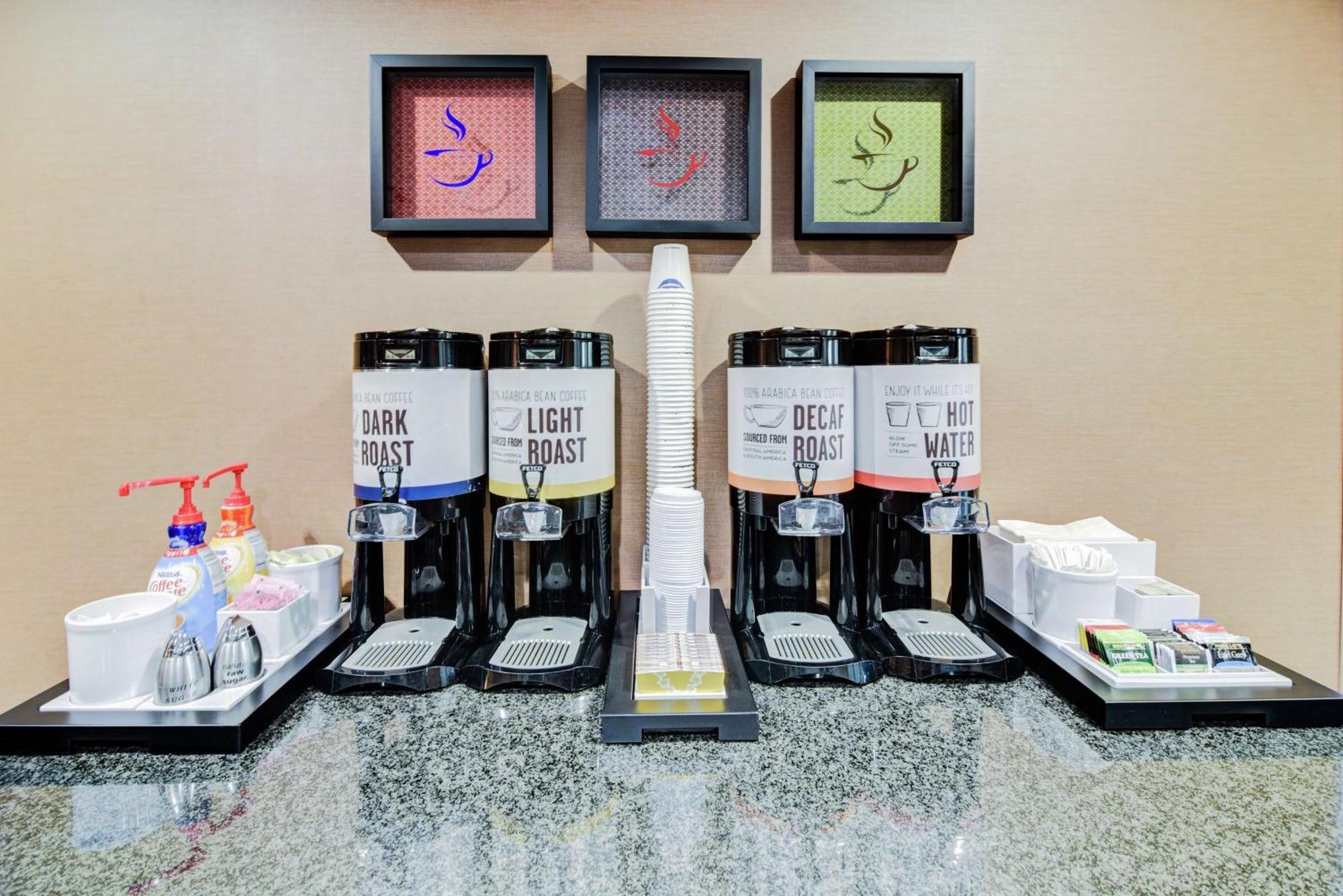 Hampton Inn Фоли Экстерьер фото